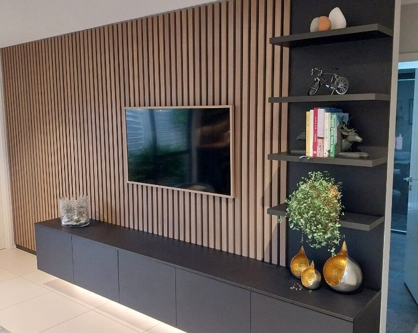TV Wall and Bar